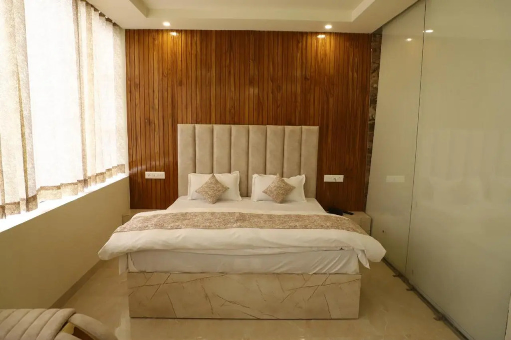 Ivory Hotel