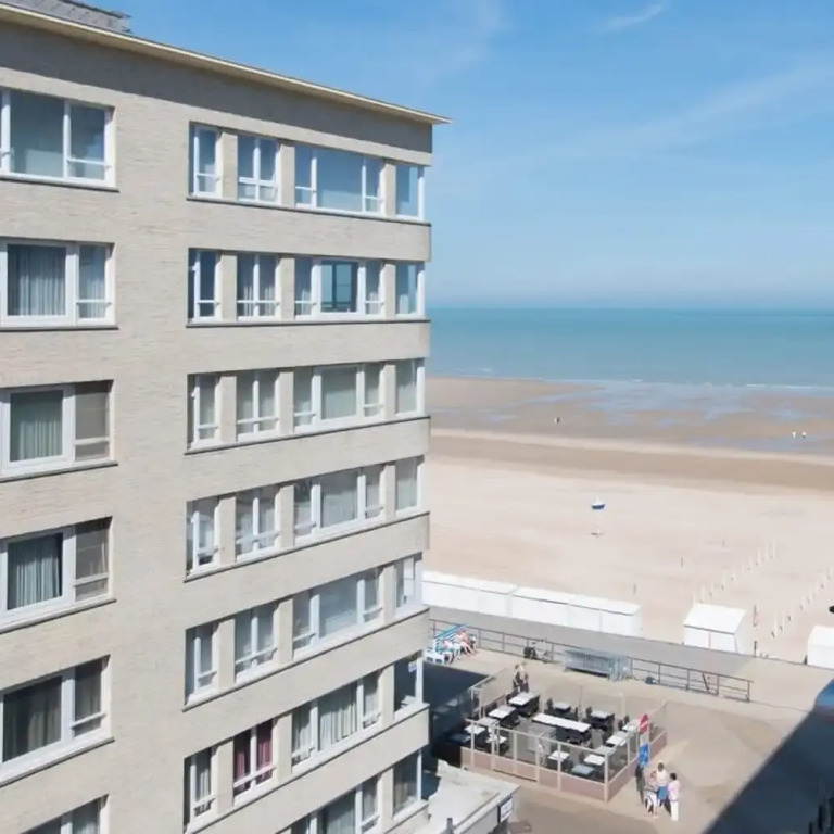 Apartment With Sideways sea View in Middelkerke