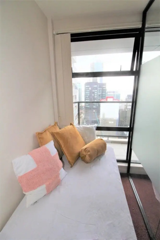 Unbeatable Central Apt next to Queen 22H