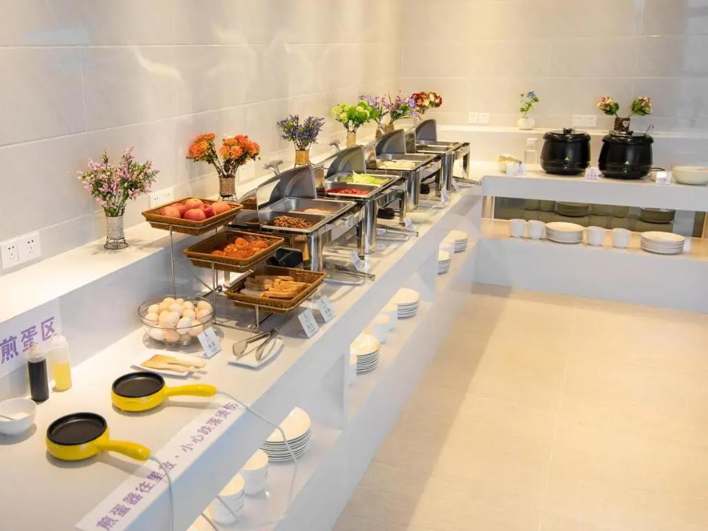 Lavande Hotel Yibin University City Exhibition Center