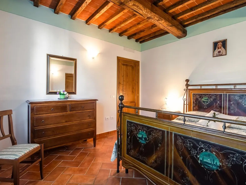 Farmhouse in Tuscany With Panoramic Pool