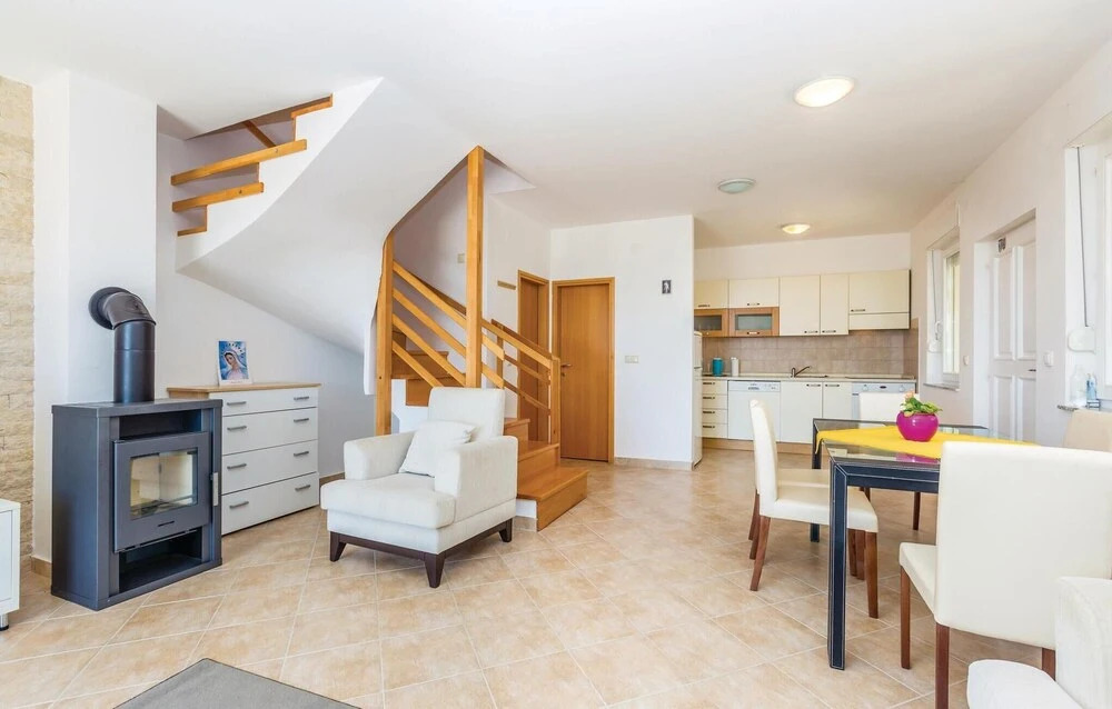 Amazing Home in Banjol With Wifi and 3 Bedrooms