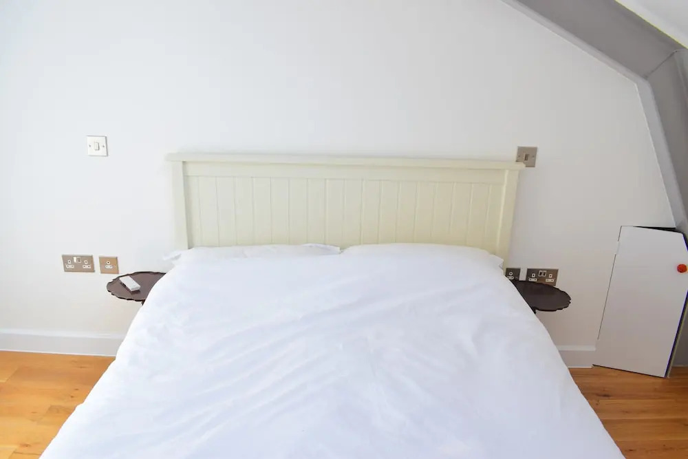 2 Bedroom Loft Flat in Hammersmith
