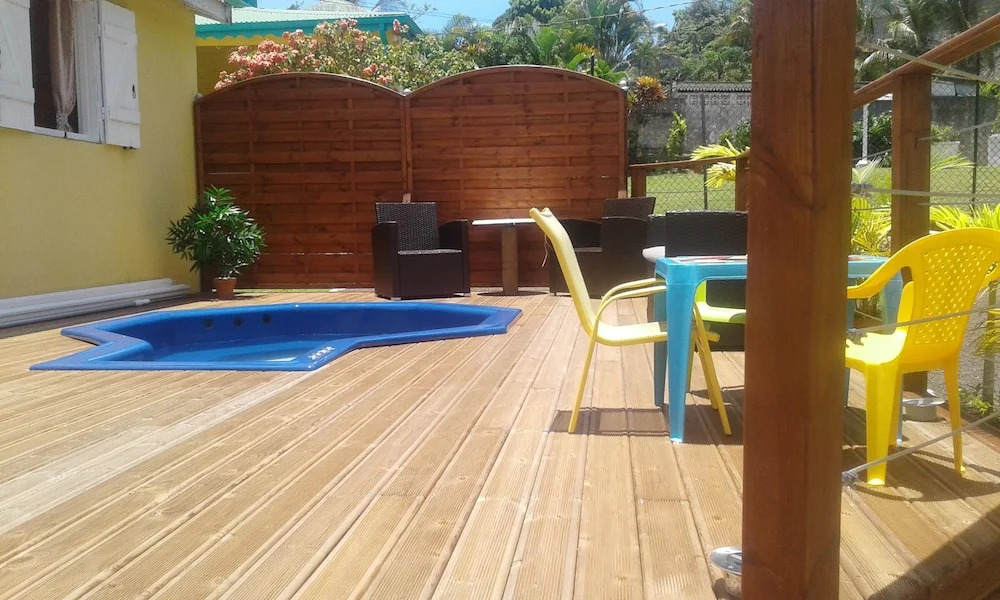 Apartment With one Bedroom in Le Gosier, With Enclosed Garden and Wifi