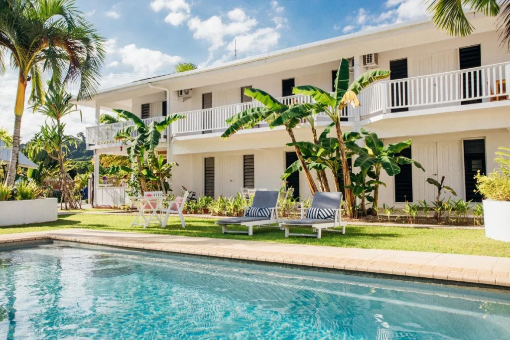 Tropicana Lagoon Apartments