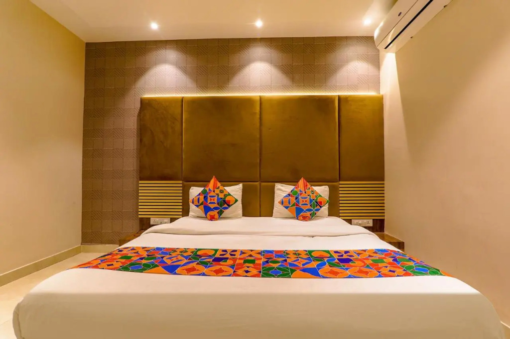 FabHotel Maya Crystal