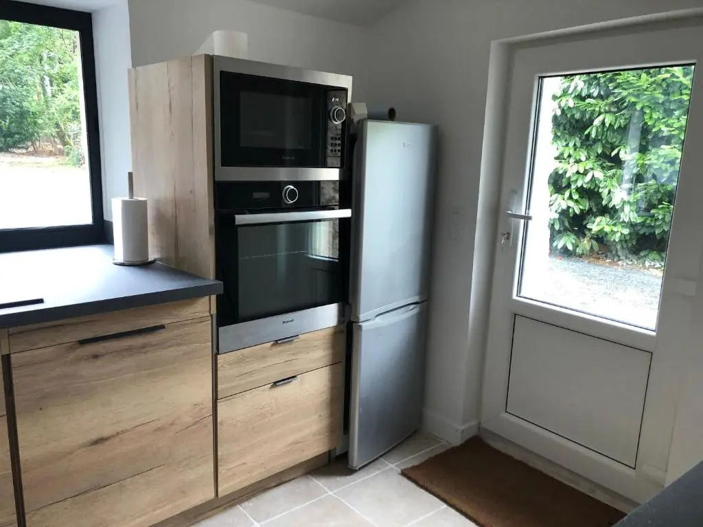 Charmant Gîte Familial Rénové avec 3 Chambres, Cheminée et Jardin, Proche Le Mans - FR-1-410-332