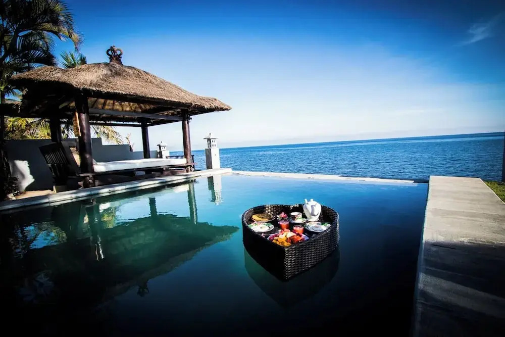 3 BR luxury beachfront with private pool