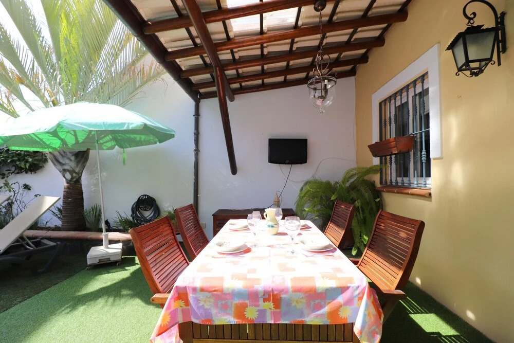 1096 Villa Mirto
