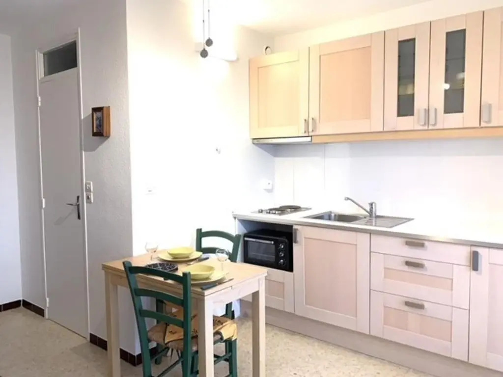 Appartement Balaruc-les-Bains, 1 pièce, 2 personnes - FR-1-503-46