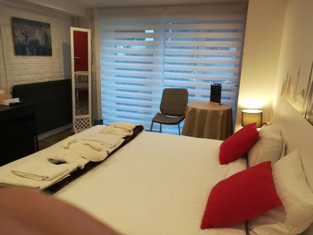 Bed  Breakfast les Sont dAilleurs