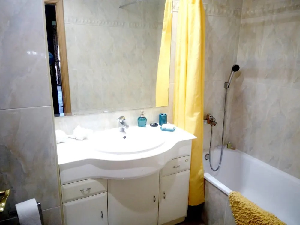 Apartment With 2 Bedrooms in Alcabideche, With Wonderful City View, Shared Pool and Enclosed Garden Near the Beach