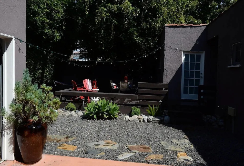 Ethnic Vibes in Weho Melrose - Walk To Everywhere