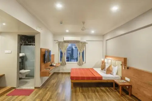 Hotel Opal