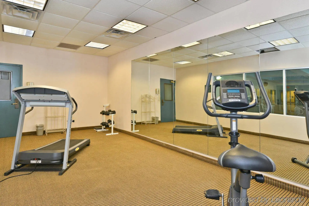 BlissPoint Inn & Suites Marion