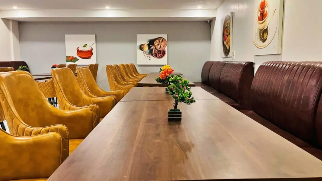 OYO Rooms 813 near Omaxe City Centre