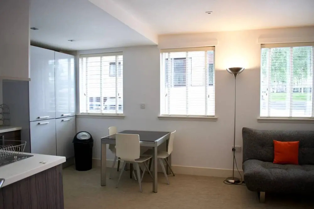 Super Central City Apartment - 1 Bedroom, Sleeps 4
