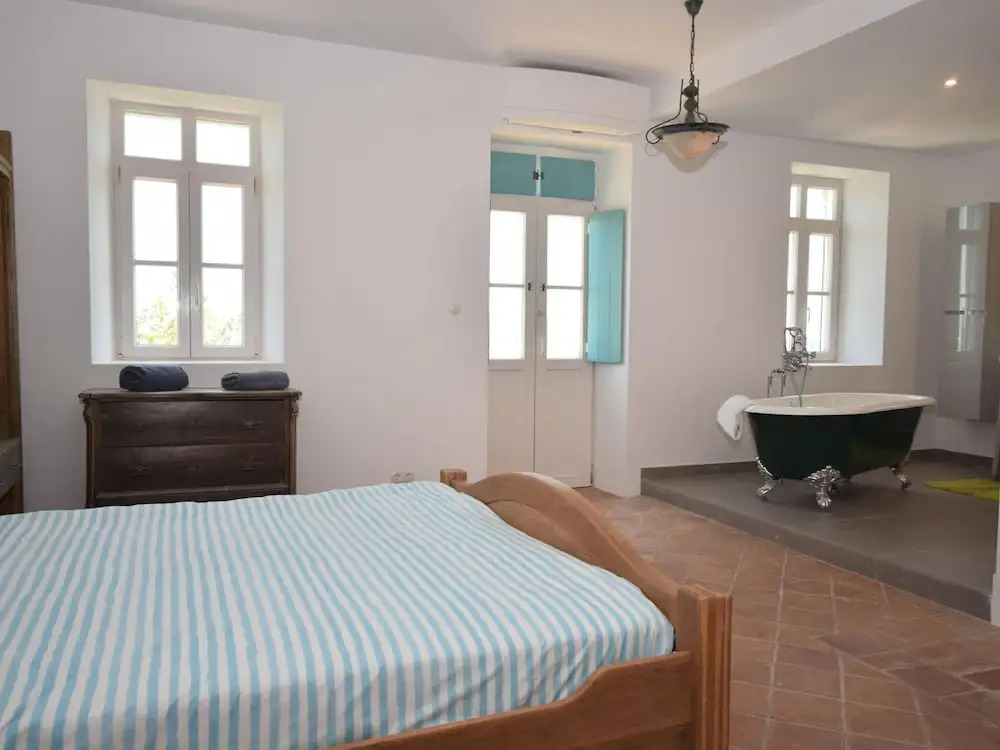 Elegant Loule Mansion With Pool
