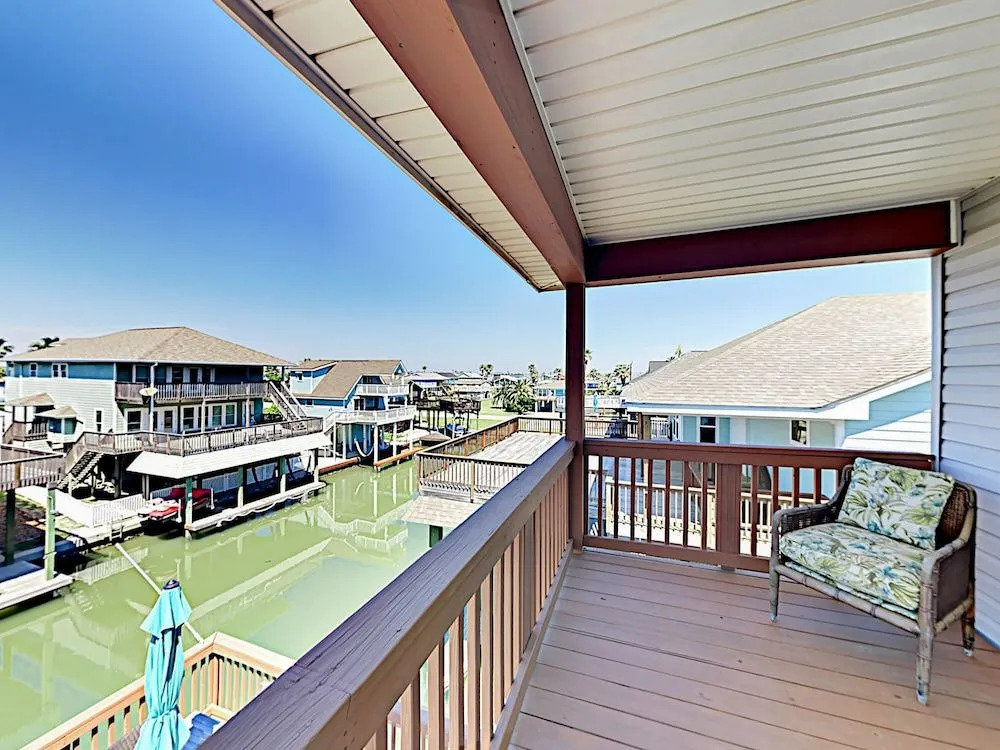 Canal 22108 - 3 Br Home