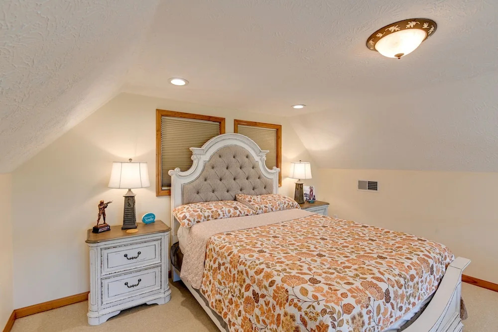 Gordonsville Retreat: Deck w/ Spectacular Views!