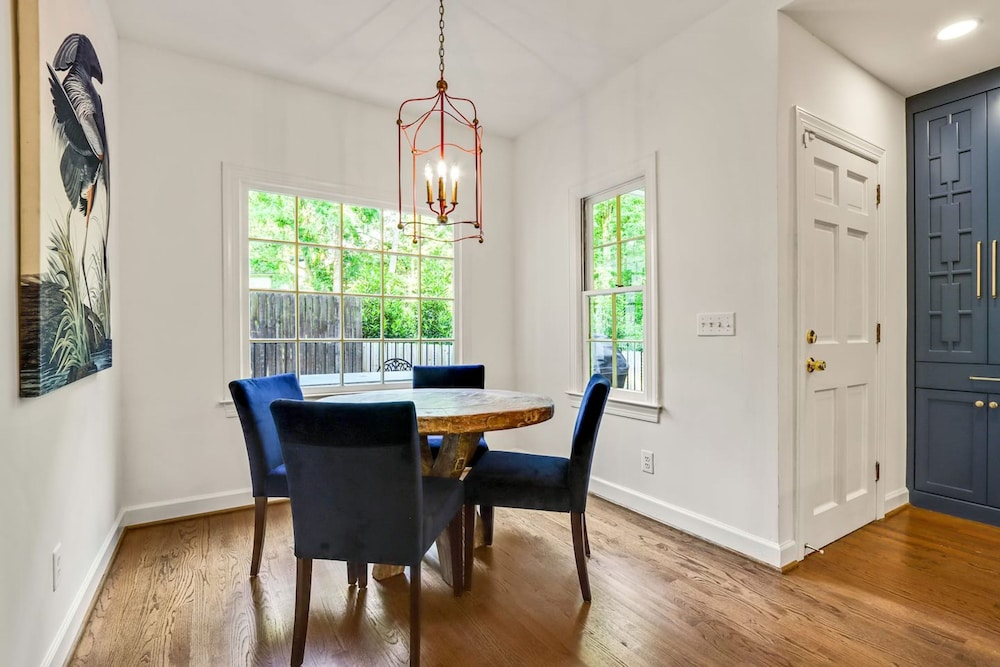 Luxe Cozy Buckhead 4BD 3 5 Private Sleeps 8