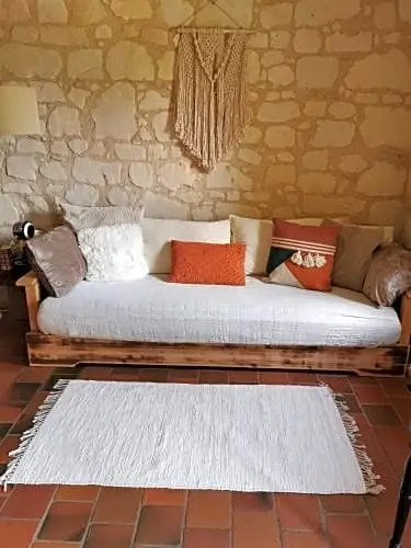 Au Pied Du Tilleul