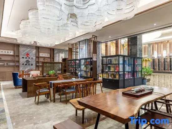 Tianhai International Hotel (Changsha Gaoxin District Meixi Lake park)