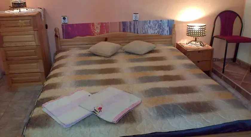 Guest House Mezhdu Dva Svyata-Stamovi