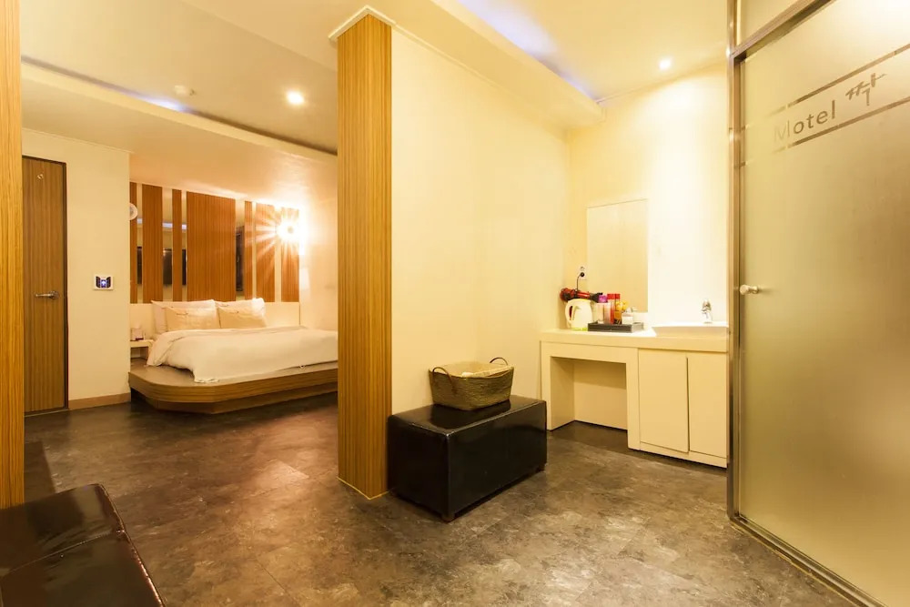 Incheon (Gyeongin University) Hotel Trip