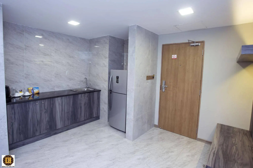 Elegant Hotel Pyi Thar Yar