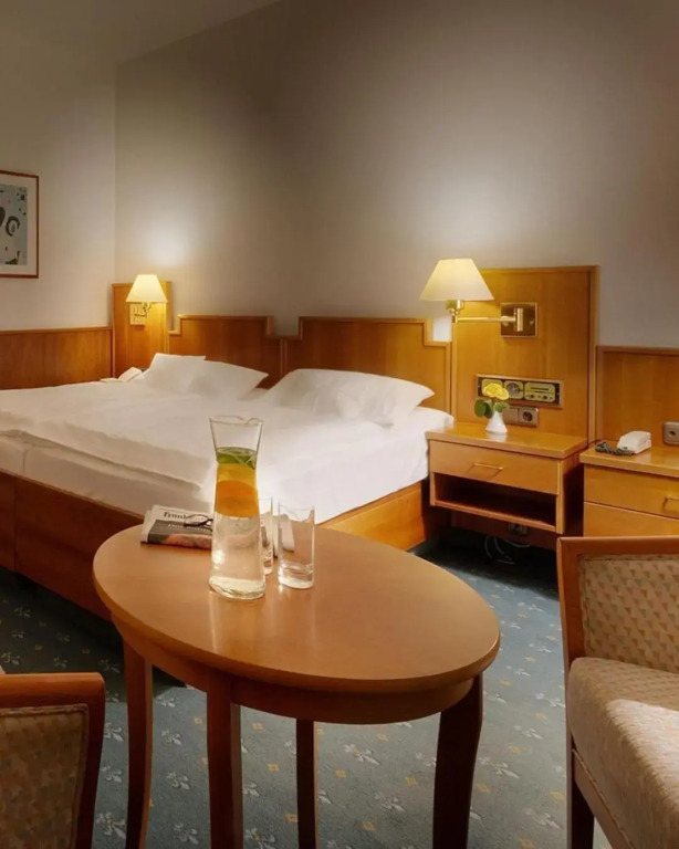 Pension De Lux Augsburg