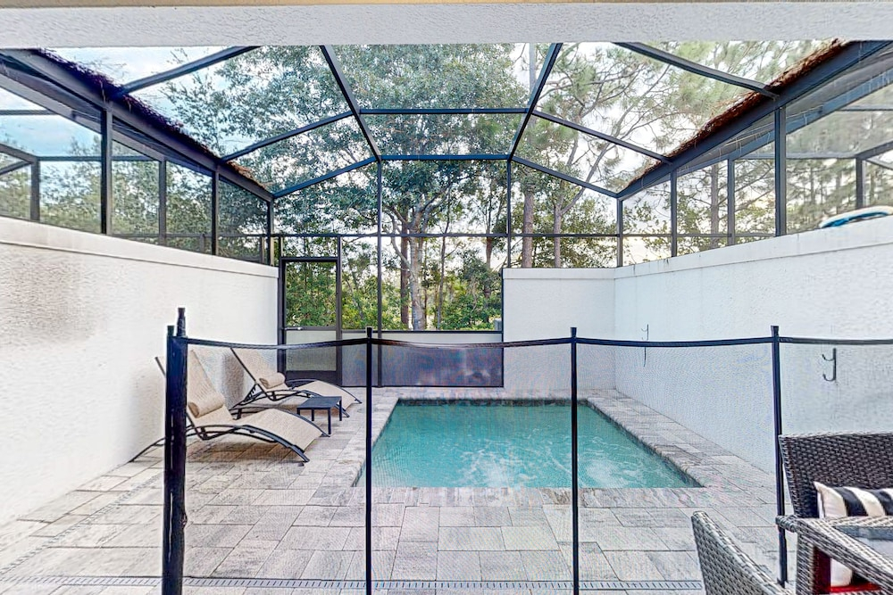 Dog-friendly Retreat With Pool, Covered Patio, Children's Items, Grill, & AC
