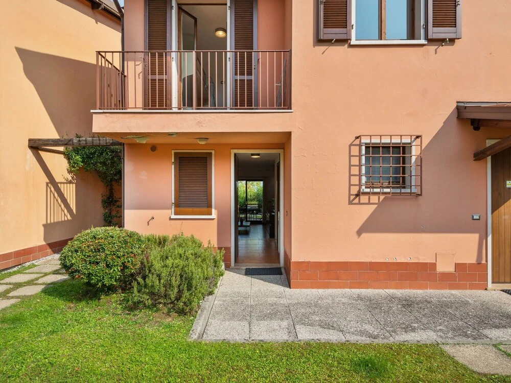 Luxurious Holiday Home in Lombardy With Shared Pool