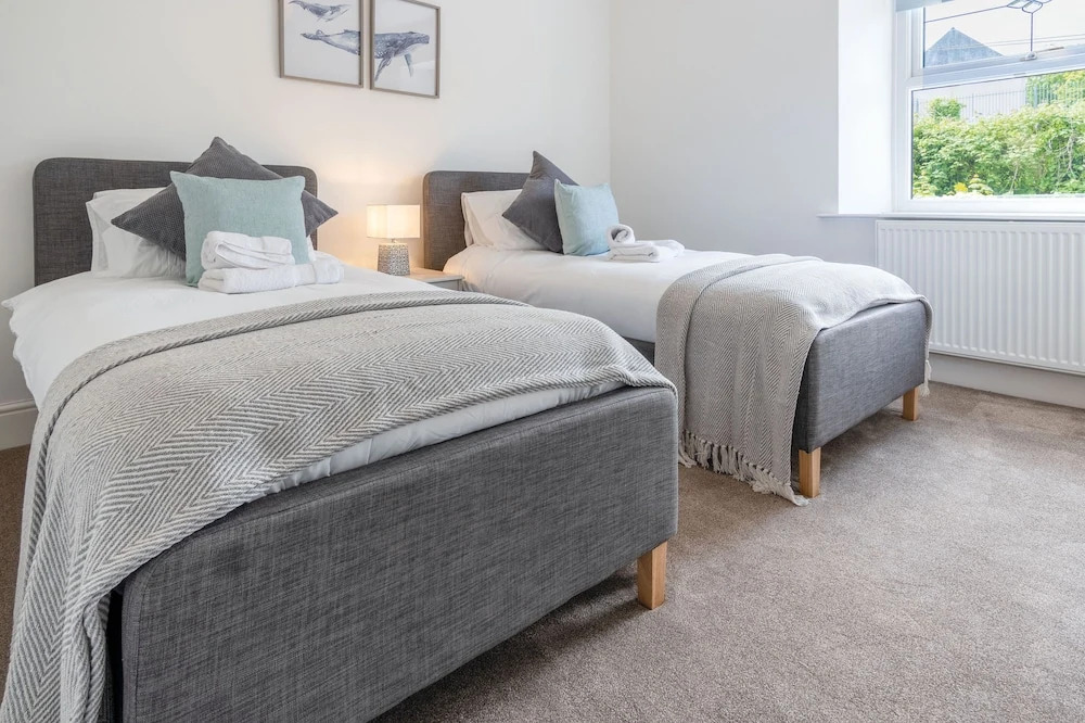 Canol Y Bryn - 3 Bedroom Holiday Home - Tenby