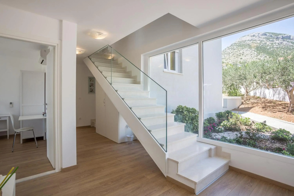 Villa Blanka in Bol for 12 ppl