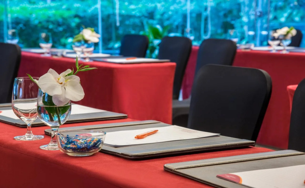 Crowne Plaza West Hanoi Residences