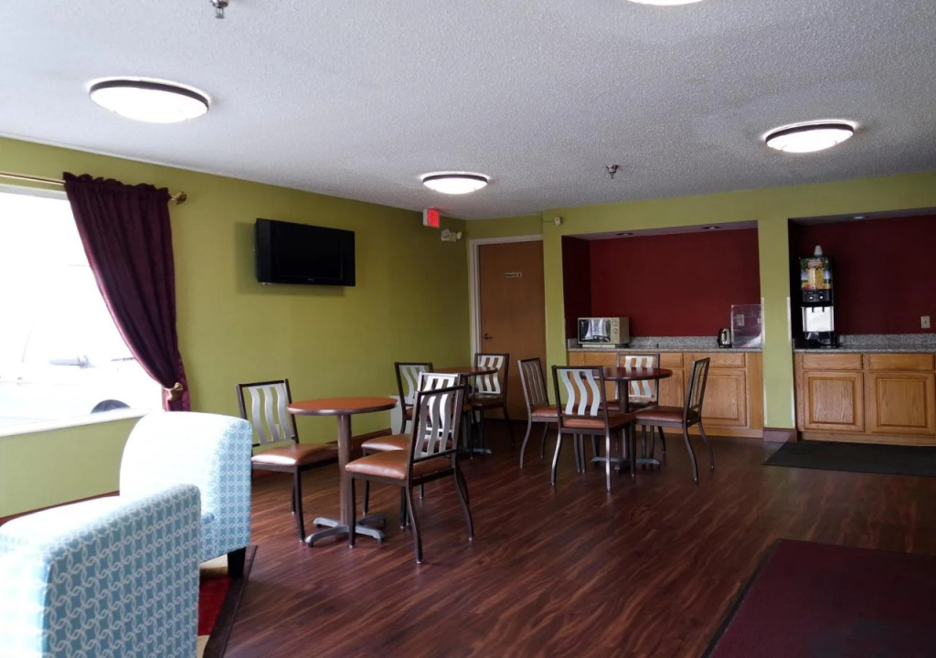Super 8 by Wyndham Chattanooga East - Hamilton Place