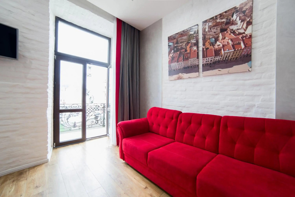 Miskevycha Square 5a Apartment- view of the center of Lviv with a balcony