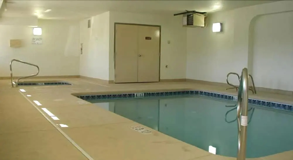 American Inn & Suites
