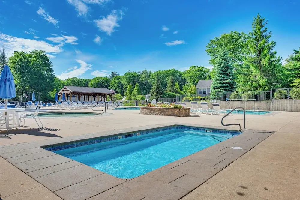 Charming Coastal Cottage with Pool Access!