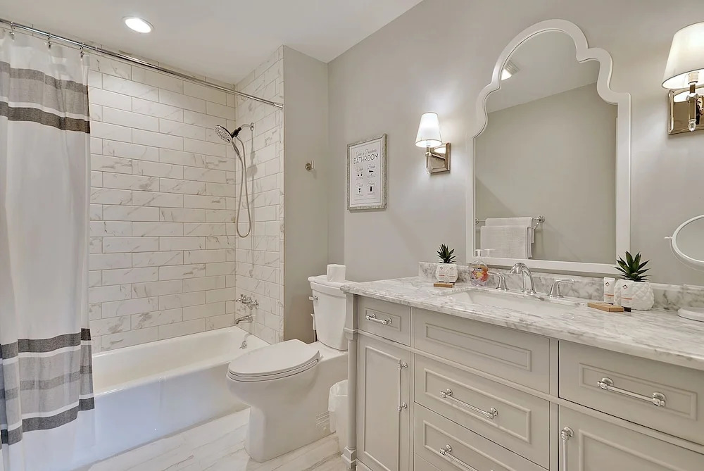 High-End Townhouse, Near Beach, Dining, Downtown townhouse