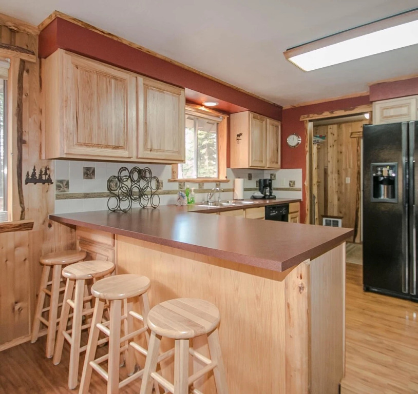 Ole' Berg's Den in Lake Wenatchee