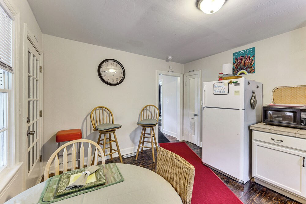 Spacious Retreat, 2 Miles to Tuskegee University