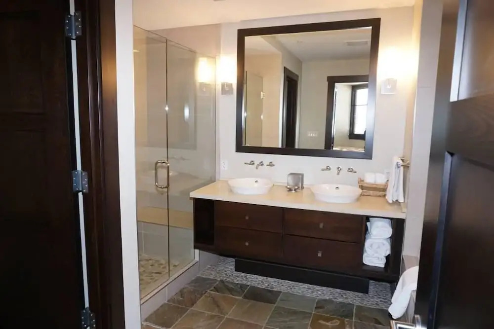 Hayden Lodge  - Views Of The Slopes And Village 3 Bedroom Condo by RedAwning