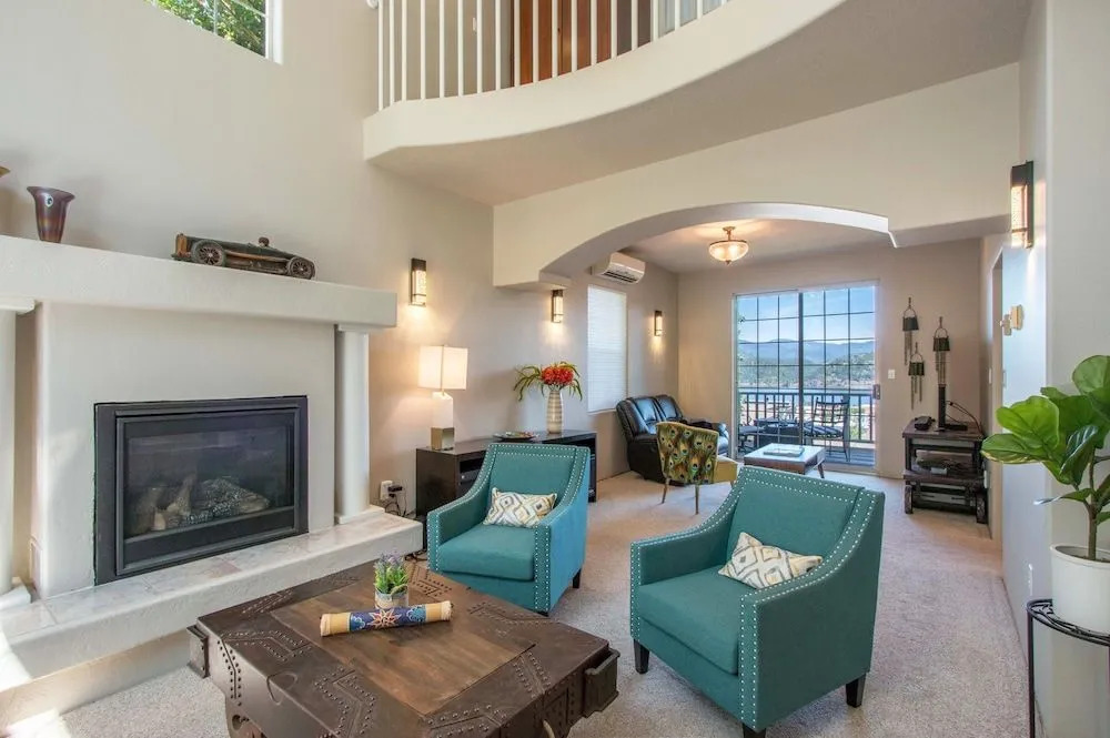 Gorge View 365 4 Bedroom Home by RedAwning