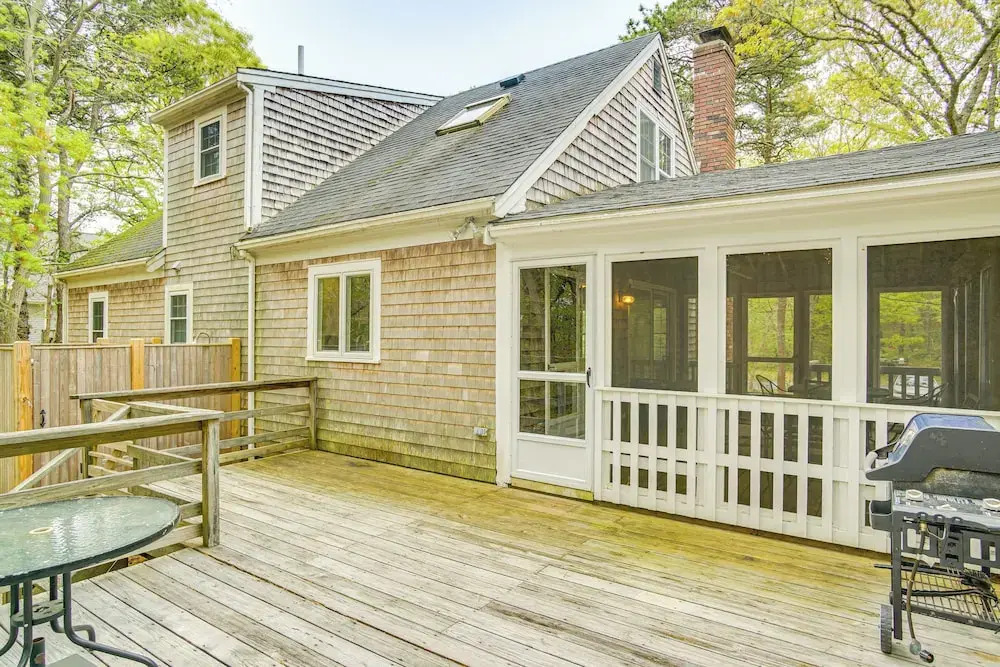 1/2 Mi to Cooks Brook Beach: Cape Cod Gem w/ Deck
