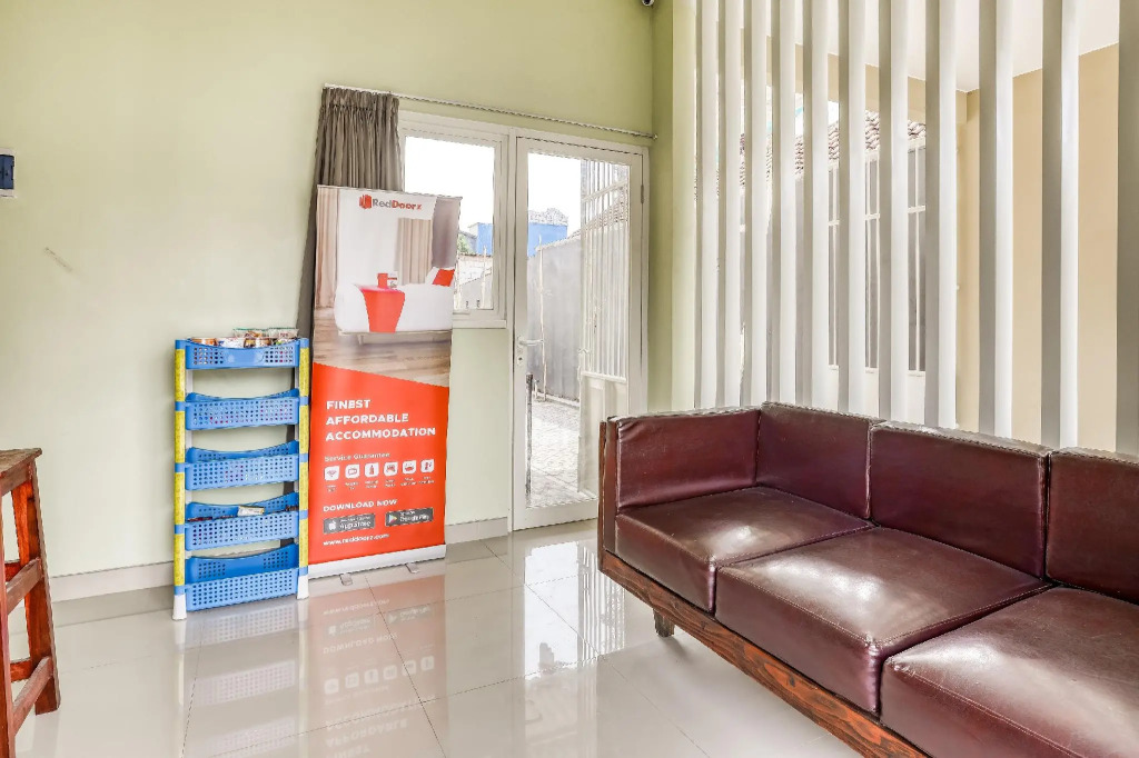 RedDoorz Syariah near Suncity Mall Sidoarjo