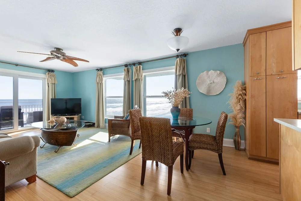 Oceanfront 2 bed 2 Bath Condo New Smyrna Beach