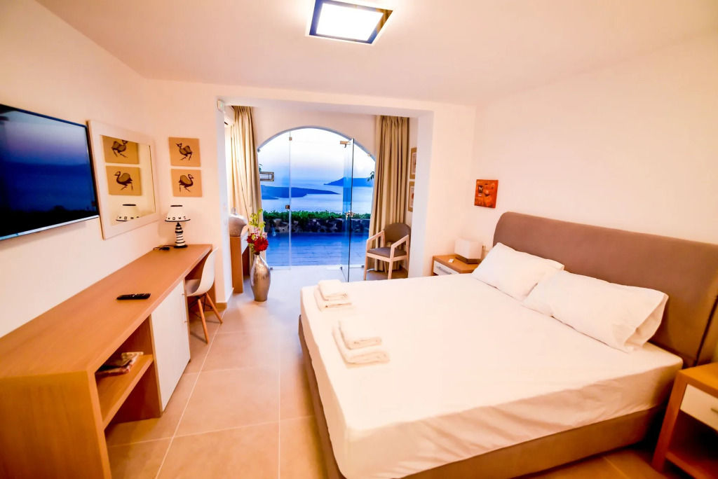 Kratiras View Luxury Suites