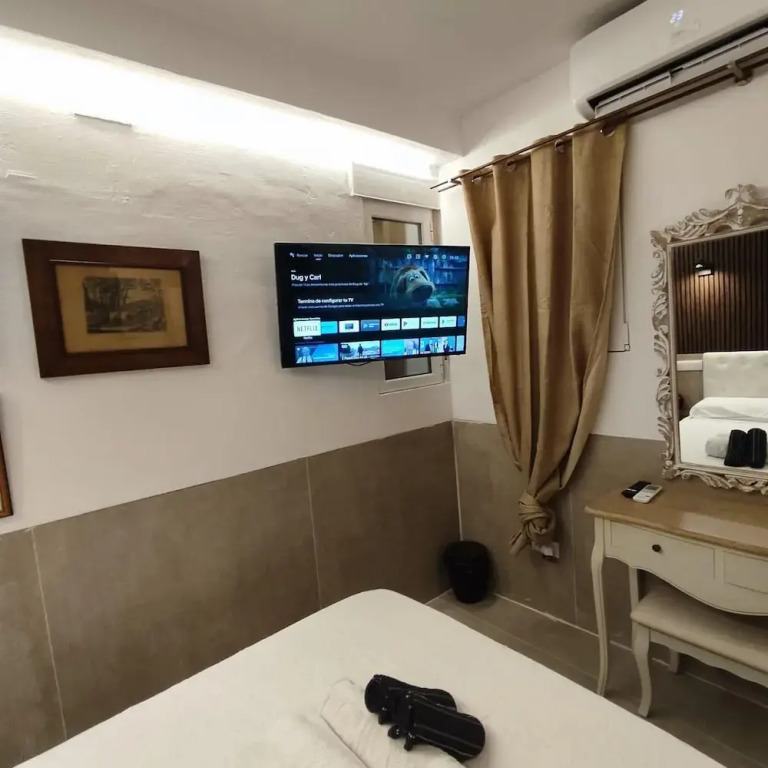 Хостел House with 9 private rooms